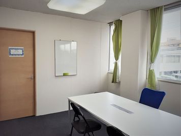 隣のmeeting  Room  - 東海ビル金沢(高麗会館） カウンセリング&テレワークの室内の写真