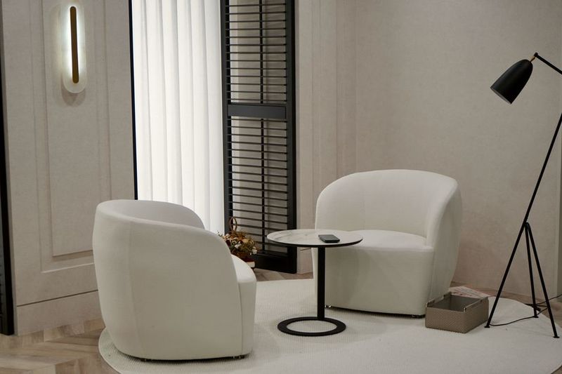 ☆人気★白ホリ×自然光｜西区駅近34坪フォトスタジオ - レンタルスペース「Viva Studio」