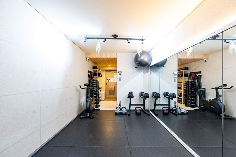 WHITEGYM池袋店 - WHITEGYM池袋店