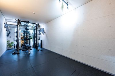 ・5INマルチラック（forte fitness社製）
・プレート120kg
・ラットプルアタッチメント5種類 - WHITEGYM池袋店の室内の写真