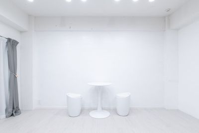 撮影用の丸テーブル、丸椅子を新たに設置しました！ - jaru studio jarustudioの室内の写真