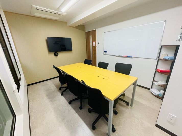 いいオフィス中野 【中野駅から1分】6名会議室（RoomB）の室内の写真