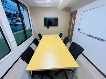 いいオフィス中野 【中野駅から1分】6名会議室（RoomB）の室内の写真