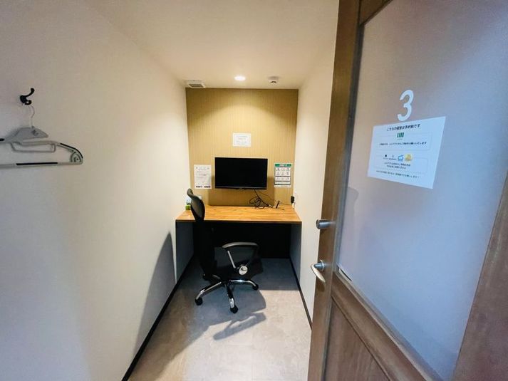 いいオフィス中野 【中野駅徒歩1分】1名個室（ブース3）の室内の写真