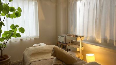 夜は間接照明の灯りが温かい雰囲気を作り出してくれます - Jasmine may 【新規受付停止中】洗練された個室空間 / 川越駅徒歩2分の室内の写真