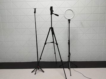 スマホ用スタンドやリングライトを用意してあります。 - レンタルスタジオ 301 - B Bright新宿301の設備の写真