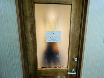 いいオフィス中野 【中野駅徒歩1分】1名個室（ブース13）の室内の写真