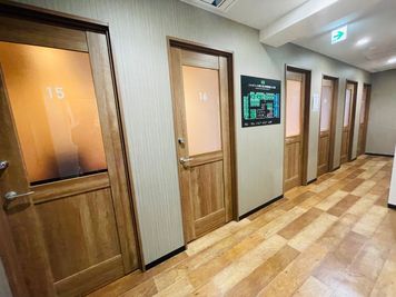 いいオフィス中野 【中野駅徒歩1分】1名個室（ブース12）の室内の写真