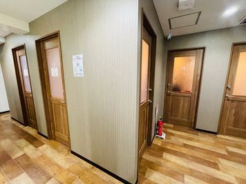 いいオフィス中野 【中野駅徒歩1分】1名個室（ブース8）の室内の写真