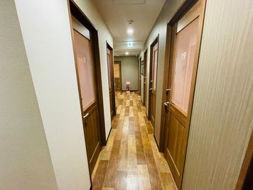 いいオフィス中野 【中野駅徒歩1分】1名個室（ブース6）の室内の写真