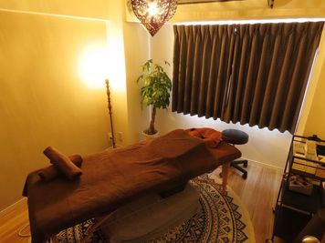 個室② - saalaa 鍼灸リラクゼーションサロン レンタルサロンsaalaaの室内の写真