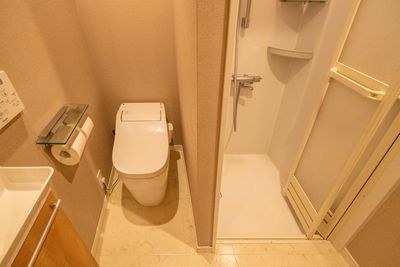 トイレ、バスが分かれています。 - レンタルスペース THE ROOMS 赤坂 レンタルスペースTHE ROOMS 赤坂の室内の写真