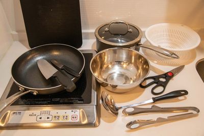 簡易的な調理器具も無料でお使いいただけます。 - レンタルスペース THE ROOMS 赤坂 レンタルスペースTHE ROOMS 赤坂の室内の写真