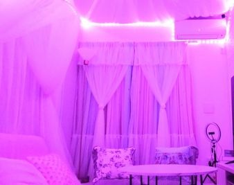 ３０色以上のネオンカラーで
お部屋の雰囲気を自由自在に💖

お好きな推し色に💖 - マイルームétoile マイルームétoile(エトワール)の室内の写真