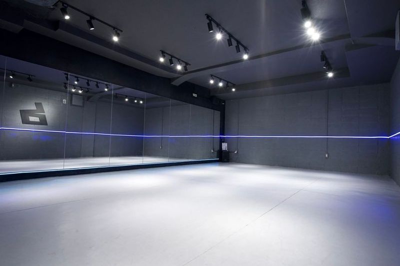 ダンススタジオ - BillionDance