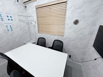 冷暖房エアコン完備 - ☆ミーティングルーム☆A号室 下北沢駅徒歩３分☆個室ミーティングルームの設備の写真