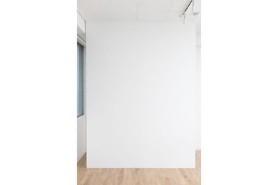 白壁背景に物撮りなど - ひろこばぁちゃんのスペース名古屋店 16～30名様専用の設備の写真
