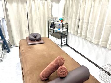 内装 - 美容鍼灸整体サロンmemola memola：梅田店の室内の写真