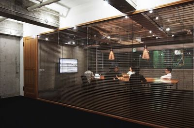 株式会社クラフツ　会議室の室内の写真