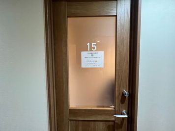 いいオフィス新宿西口 【新宿駅から徒歩1分】1名個室(個室15)の室内の写真