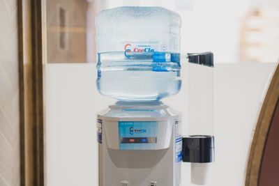 [エントランス内] ウォーターサーバーご自由にご利用ください - レンタルスペース　スタジオEGG琴似店　Gスタジオ レンタルスペース スタジオEGG琴似店 Gスタジオの設備の写真