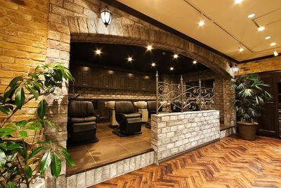 シャンプー台スペース - Monan 新宿店 新宿 シェアサロン 面貸し 業務委託 美容室の室内の写真