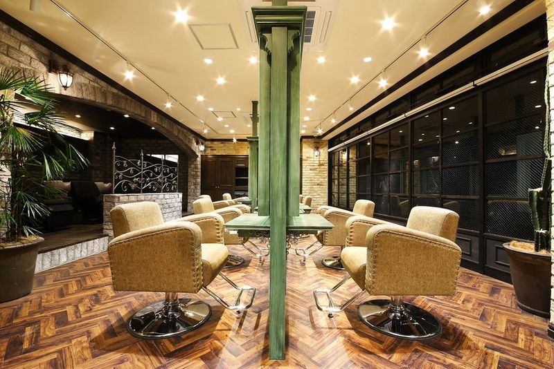 新宿 シェアサロン 面貸し フリーランス 美容室 - Monan 新宿店