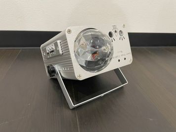 プロジェクター型照明（１台） - スクールにおすすめ！広々ダンススタジオ「D-PARKS国立谷保」 レンタルスタジオ『D-PARKS国立谷保』の設備の写真