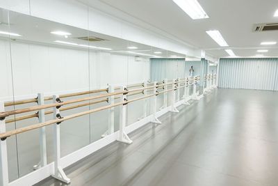千壽プロダクション リノリウム床☆大型貸ダンススタジオの室内の写真