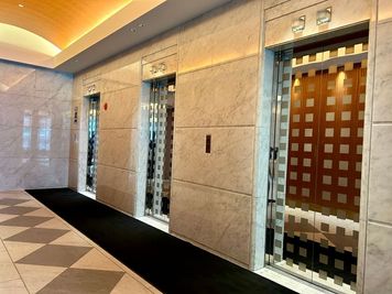 【エレベーターで4階まであがり、受付でカードキーをお受取ください】 - TIME SHARING 品川センタービルディング 605の入口の写真