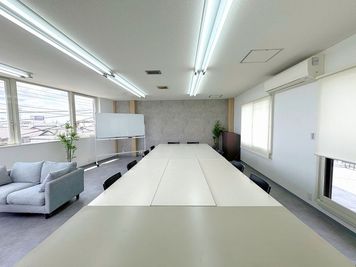 NKビル　レンタルスペース NKビル3F レンタル会議室の室内の写真