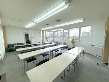 NKビル　レンタルスペース NKビル3F レンタル会議室の室内の写真