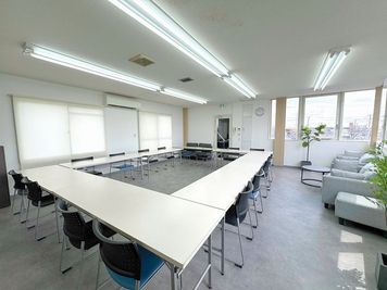 NKビル　レンタルスペース NKビル3F レンタル会議室の室内の写真