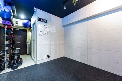 ・清潔感がございます - WHITEGYM新宿2号店 WHITEGYM新宿2号店/レンタルジムの室内の写真