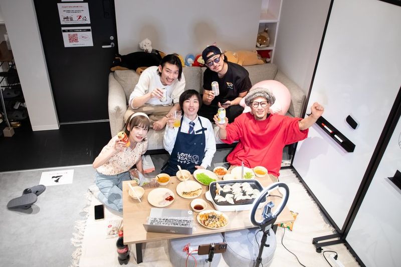 ドットブリッジ本町 - しのけんはらぺこキッチンハウス＜dot bridge本町＞