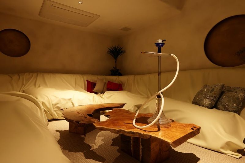 東京発のシーシャラウンジ カラオケ付き個室４部屋完備！ - チルラグ名古屋 栄