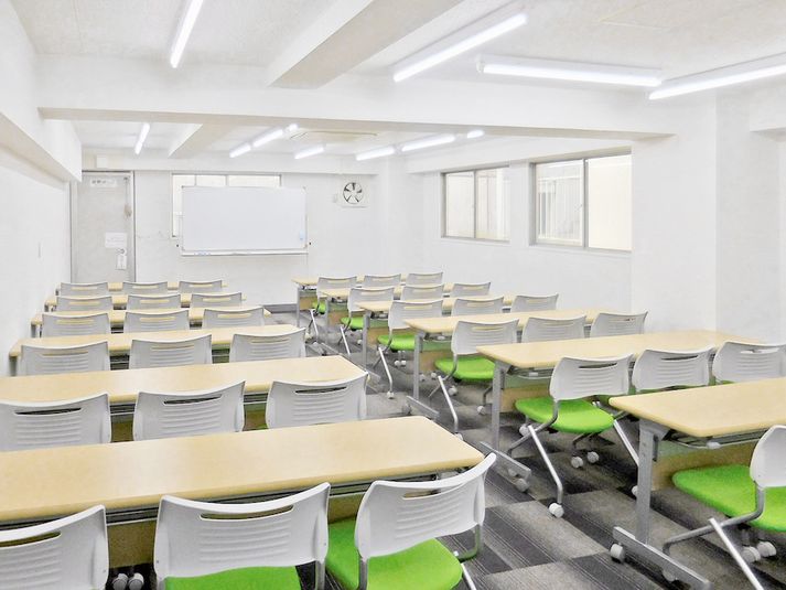 第三会議室 - 鶴見駅前ホール【加瀬の貸し会議室】