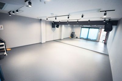 スタジオ内です。 - スタジオパックス 船橋店 【フラメンコ・タップダンス向け】S4ダンススタジオの室内の写真