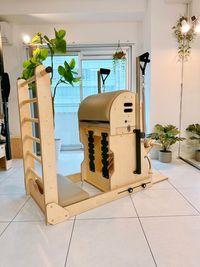VERT Pilates Studio 表参道 リフォーマー/タワー/ラダーバレルチェア完備！ピラティススタジオの室内の写真