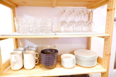 グラス、お皿類は12組ご用意 - 矢場町パーティ607の設備の写真