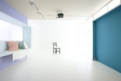 3階　白ホリゾントスタジオ - スマイルスタジオ　覚王山店 名古屋　お洒落な大型写真撮影スタジオの室内の写真