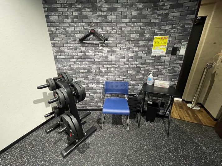 【個室ジム】フリーウェイトが豊富♪ハコジム今川駅前ルーム1 - ハコジム今川駅前店