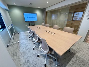 【対面形式で8名着席可能】 - TIME SHARING 日本橋蛎殻町東急ビル Meeting Room Bの室内の写真