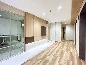 【エレベーターホール】 - TIME SHARING 水天宮前 日本橋蛎殻町東急ビル 5階 【閉店】502の室内の写真