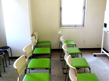 PSP会議室 札幌① （7階708）【札幌駅北口10秒】小会議室の室内の写真