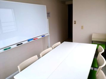 PSP会議室 大宮 【大宮駅東口徒歩５分】小会議室／セミナールーム《大宮第１店舗》の室内の写真