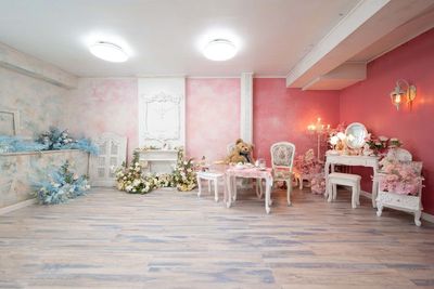 天井、壁は全て手描きでナチュラルなディティール感があります - photo studio LOTUS（ロータス） photo studio lotus（ロータス）の室内の写真