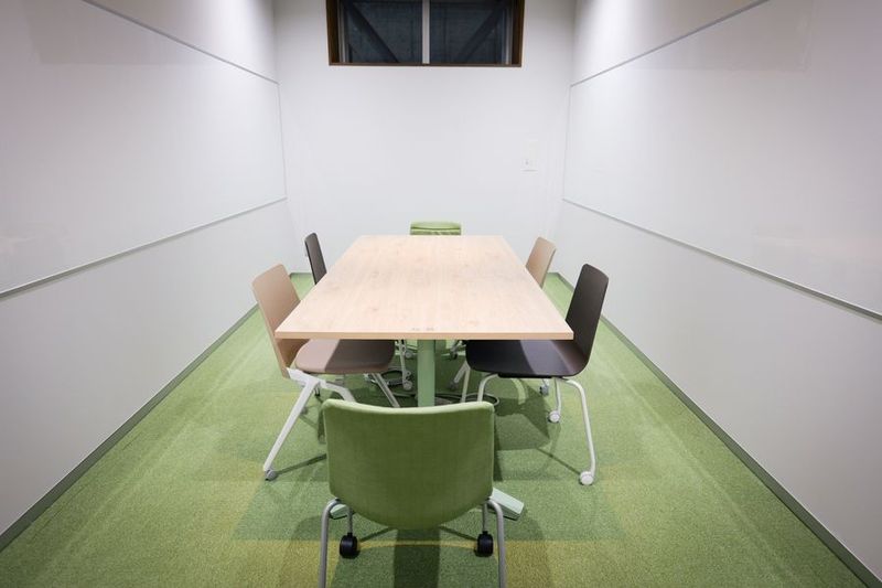 ☆小松駅直結の貸し会議室☆Zoom会議にも/ミーティングルーム2 - Komatsu 九「CO-WORKING AREA」