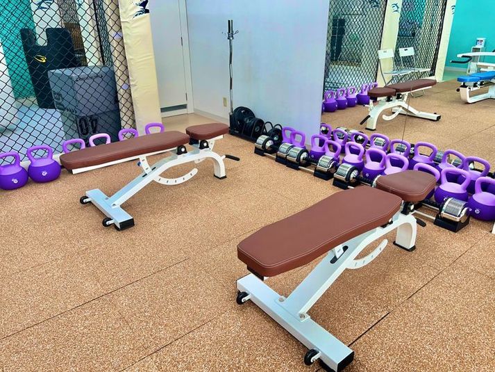 マシーン充実！格闘技の練習もできる総合フィットネスジム！ - シャークスタイルジム本八幡店