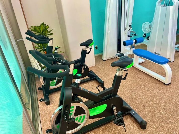 マシーン充実！格闘技の練習もできる総合フィットネスジム！ - シャークスタイルジム本八幡店